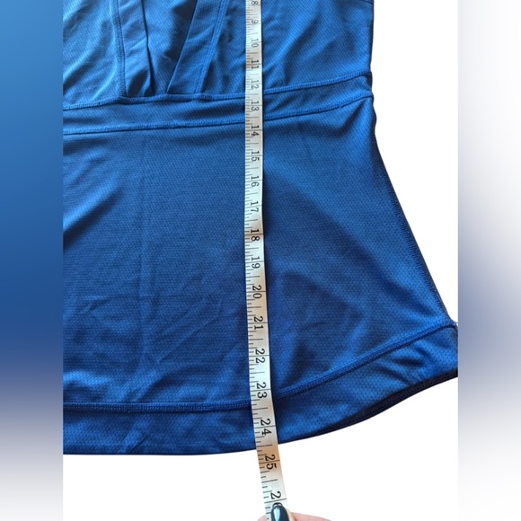 Lululemon Blue Mesh Racerback Tank Top | Built-In Bra | Size 6 0045 - Picture 8 of 8